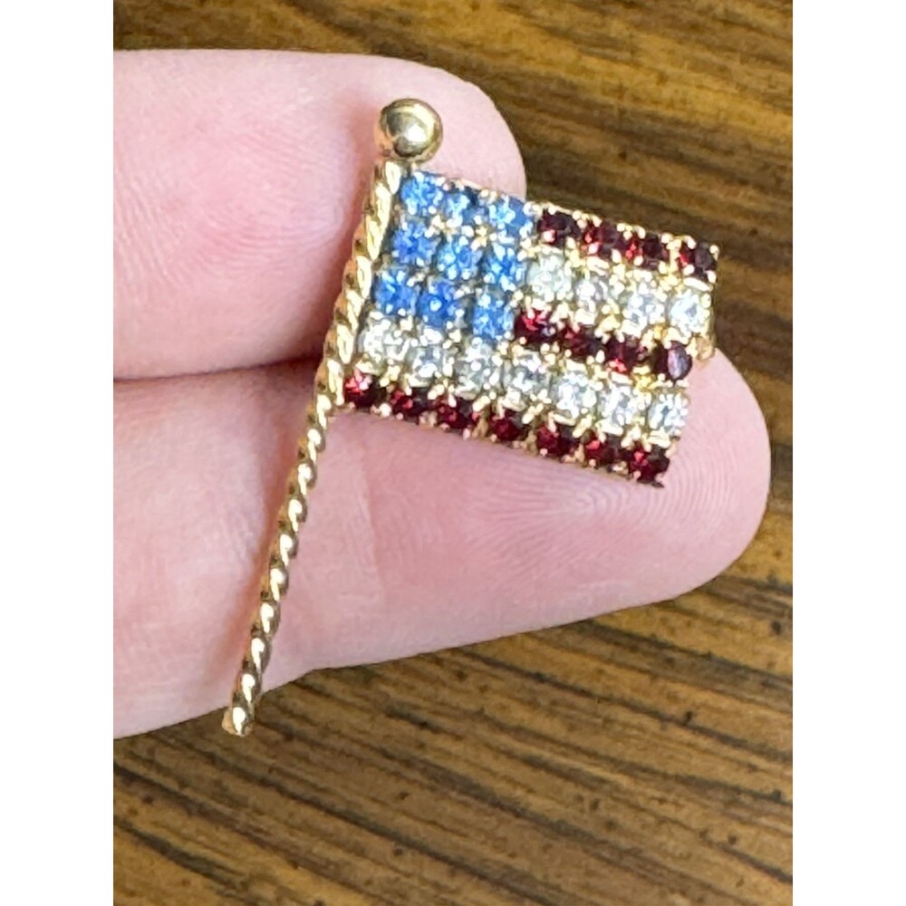 Vintage Patriotic Faux RHINESTONE USA Flag Pin Gold -Tone Brooch Fashion